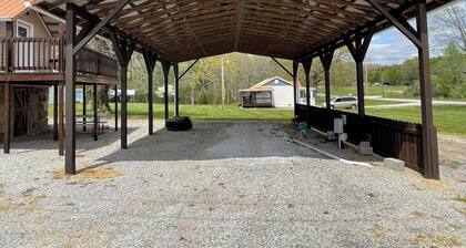 2 RV spots full hookup, 30&50 amp sewer & water . In City limits of Sunbright