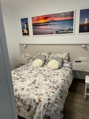 2 bedrooms, WiFi, bed sheets