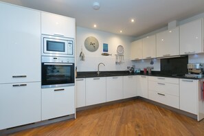 Casa de campo | Cozinha privada | Geladeira, lava-louças, chaleira elétrica, torradeira