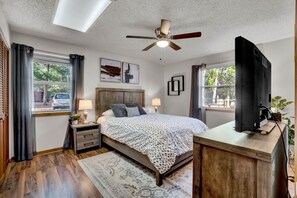 House | 4 bedrooms - Uhost AI 4BR Retreat Hot Tub Firepit (Eustis)