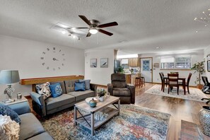 House | 4 bedrooms - Uhost AI 4BR Retreat Hot Tub Firepit (Eustis)