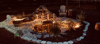 Uhost AI 4BR Retreat Hot Tub Firepit