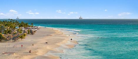 Beach nearby, sun-loungers, beach towels