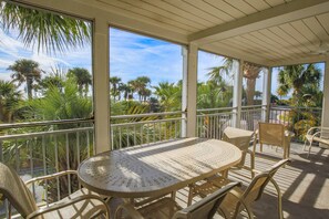 Outdoor dining - See, Feel & Hear the Ocean Waves & Beach Club Pools from this Corner Villa w/ Screened Balcony (Seabrook Island)