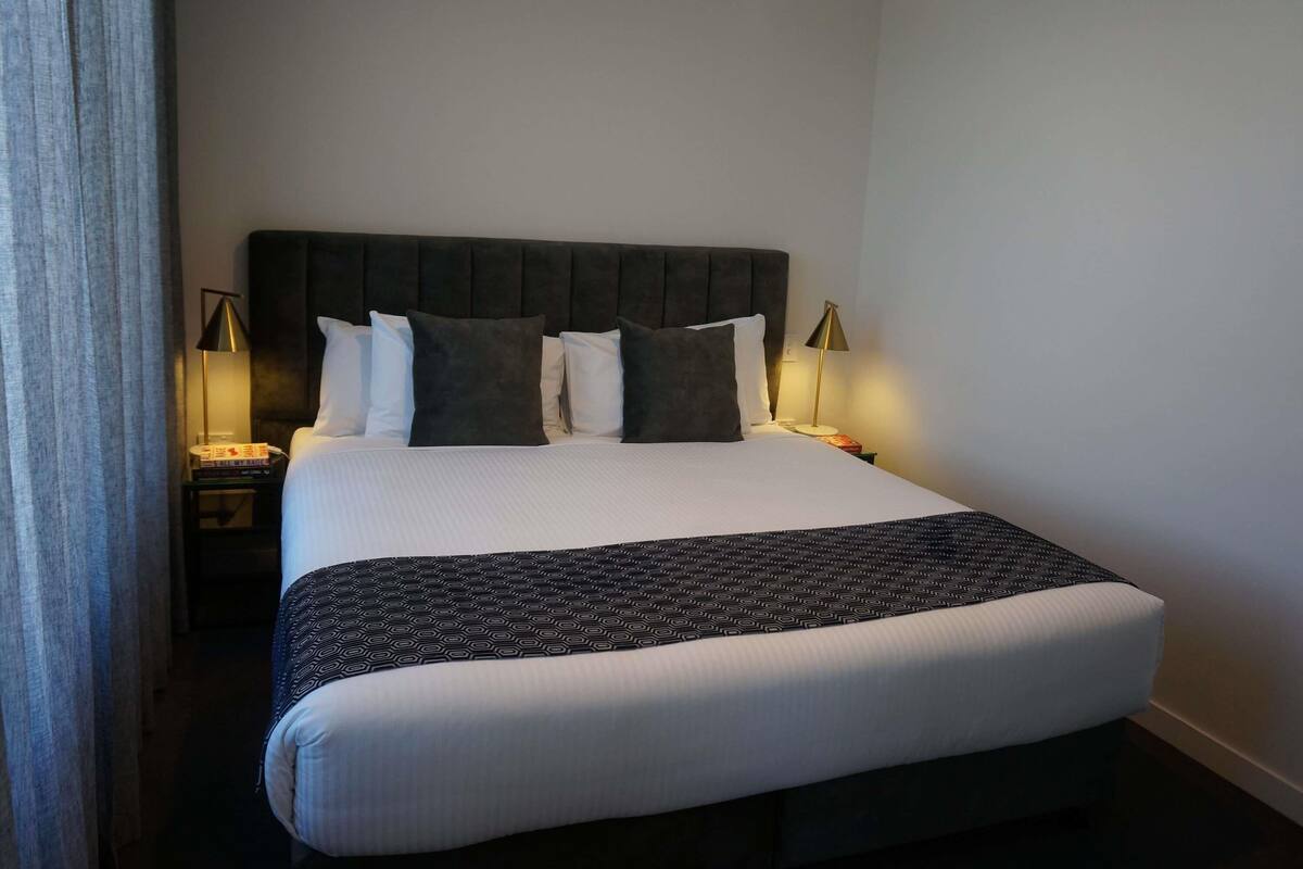 Superior Apartment, 1 King Bed | In-room safe, desk, iron/ironing board, rollaway beds