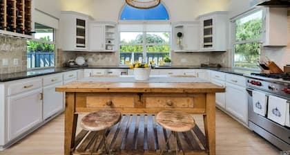 Walking distance to downtown St. Helena in the Napa Valley