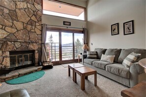 Condo, 1 Bedroom | Living area