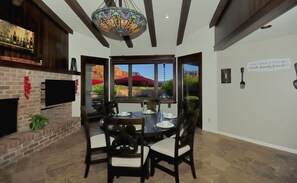 House, 4 Bedrooms | Dining
