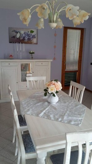 Apartment | Eigene Küche | Mikrowelle, Ofen, Herdplatte, Wasserkocher