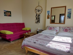 House | 1 bedroom, free WiFi, bed sheets