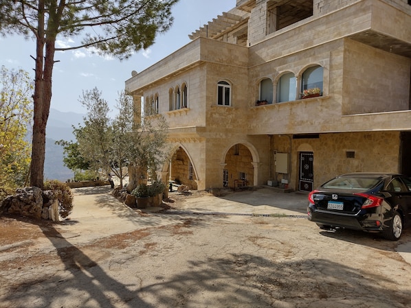 House | Exterior - Maison de la Vallee Private Guest House Great View (Kahlouniyeh)