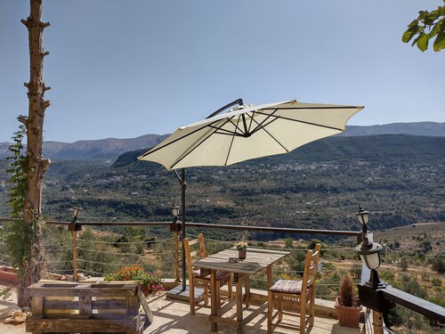 Maison de la Vallee Private Guest House Great View