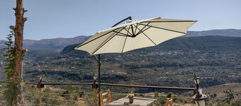 Maison de la Vallee Private Guest House Great View