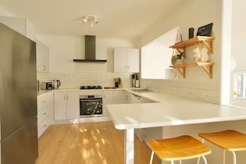 Full kitchen