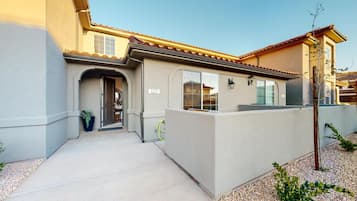 House, 3 Bedrooms | Exterior