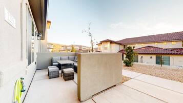 House, 3 Bedrooms | Terrace/patio