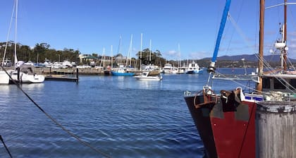 Coastal Get Away - Home close to Marina, where you get the Maria Island Ferry