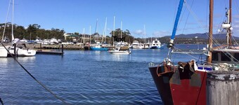 Coastal Get Away - Home close to Marina, where you get the Maria Island Ferry
