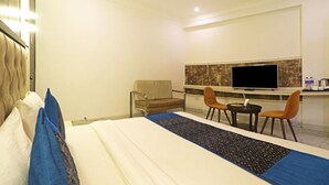 Classic Room | WiFi (free) - SOS Grand (New Delhi)