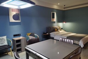 Room - Yueqi Theme Hotel (Xingren)