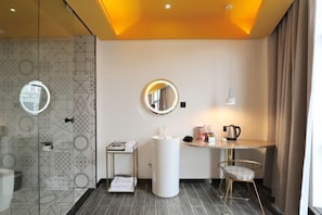 Room - Yueqi Theme Hotel (Xingren)