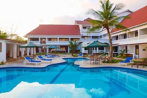 Standard Room | In-room safe, desk, laptop workspace, free WiFi - Diani Palm Resort (Diani Beach)