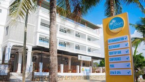 Front of property - Diani Palm Resort (Diani Beach)
