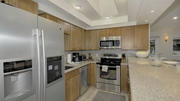 Casa, 2 habitaciones | Cocina privada