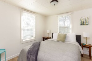 2 bedrooms, WiFi, bed sheets