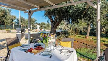 Biệt thự dành cho gia đình, nhiều phòng ngủ (Trullo Delle Ginestre Private Pool) | Khu ẩm thực ngoài trời