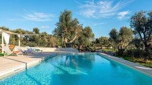 วิลล่าสำหรับครอบครัว, 2 ห้องนอน, ไมโครเวฟ (Trullo Delle Ginestre Private Pool) | สระว่ายน้ำ | สระว่ายน้ำกลางแจ้งเปิดตามฤดูกาล