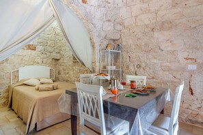 패밀리 빌라, 침실 2개 (Trullo Delle Ginestre Private Pool) | 2 개의 침실, 침대 시트