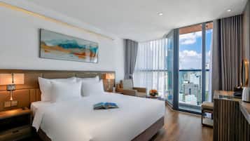 Deluxe Partial Ocean View