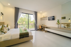 Deluxe Double Room | Egyptian cotton sheets, premium bedding, Select Comfort beds, desk - LH Residence 752 (Siem Reap)