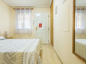 1 Schlafzimmer, Schreibtisch, Internetzugang