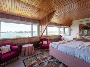 6 bedrooms, desk, iron/ironing board, free Internet - La Villa Tribale by Interhome (Saint Philibert)