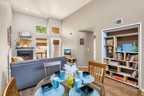 公寓式客房, 1 间卧室 | 用餐