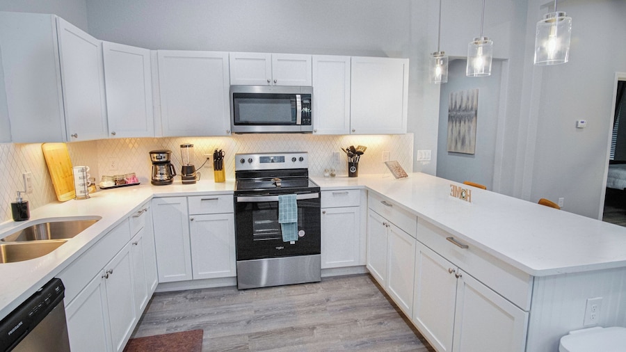 Exceptional 5BR So Close to Riverwalk and Downtown