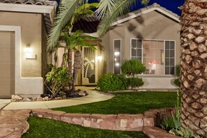 House, 3 Bedrooms | Exterior