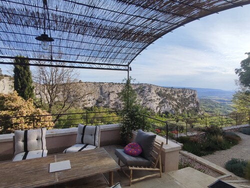 Magnifique mas rénové, confort et vues d'exception au coeur du Luberon