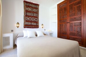 6 Schlafzimmer, Zimmersafe, Bügeleisen/Bügelbrett, Reisekinderbett