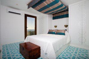 9 slaapkamers, een kluis op de kamer, een strijkplank/strijkijzer