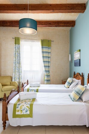 4 camere