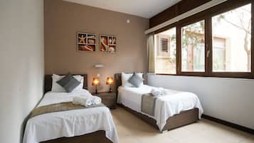 2 bedrooms, iron/ironing board, travel cot, free WiFi