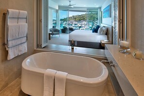 Shower, jetted bath, hair dryer, towels - Pavillions Penthouse 5 (Hamilton Island)
