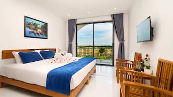 Kamar Double atau Twin Deluks | Seprai premium dan didekorasi berbeda-beda