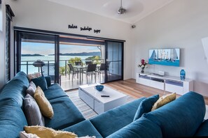 Living area - Shorelines 13 (Hamilton Island)