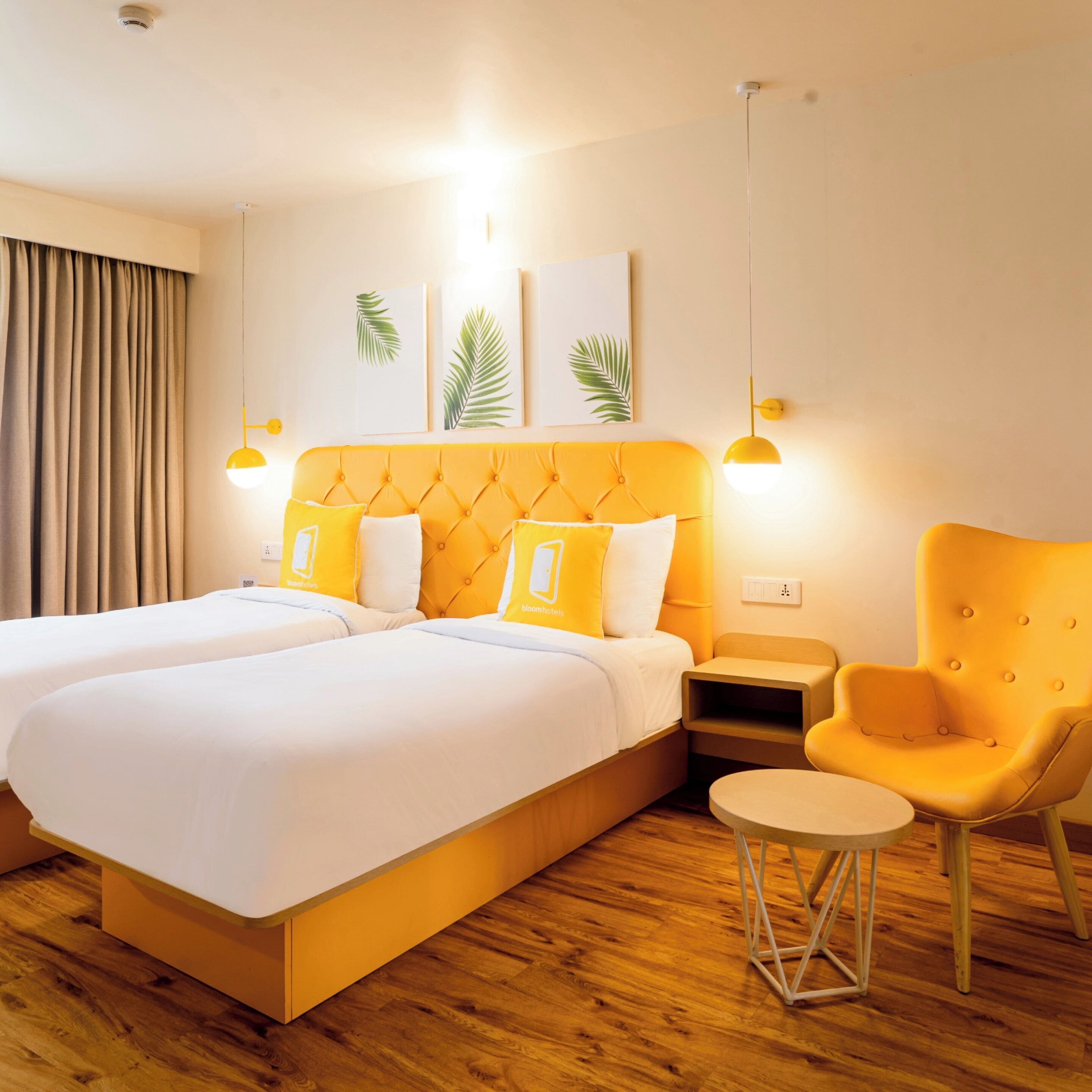 Standard Twin Room | Minibar, in-room safe, desk, iron/ironing board