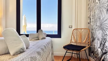 5 bedrooms, iron/ironing board, free WiFi, bed sheets