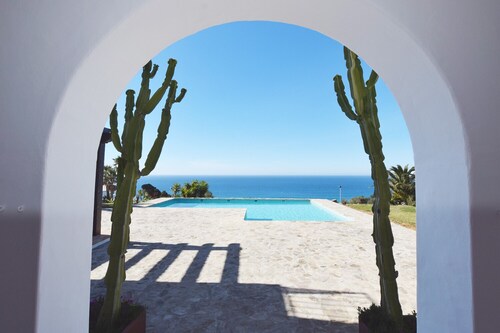 Comfortable villa in Cala de los Alemanes, Mediterranean style.